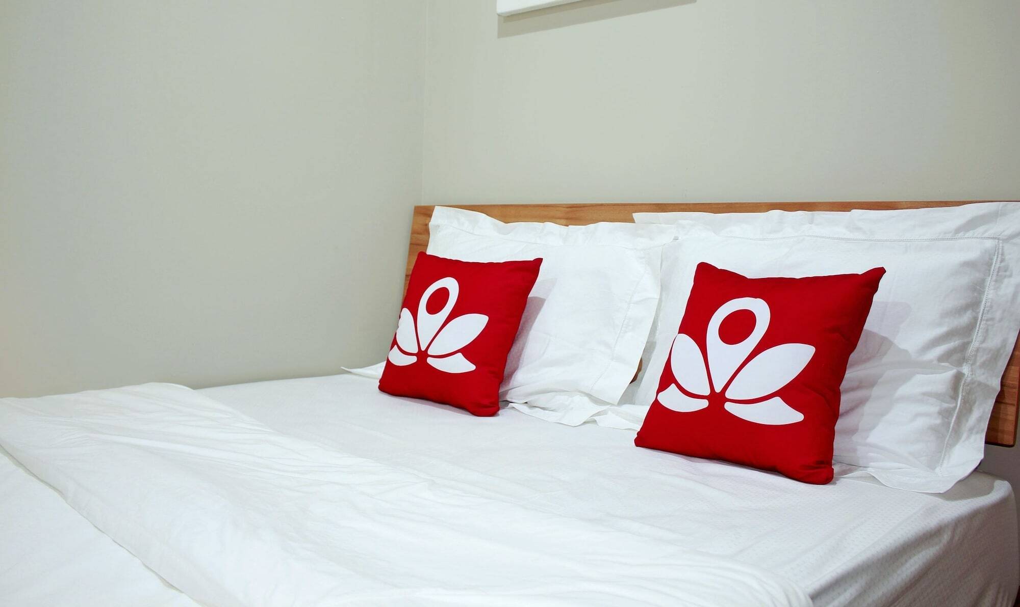Zen Rooms Permata Karawaci Syariah Tangerang Esterno foto